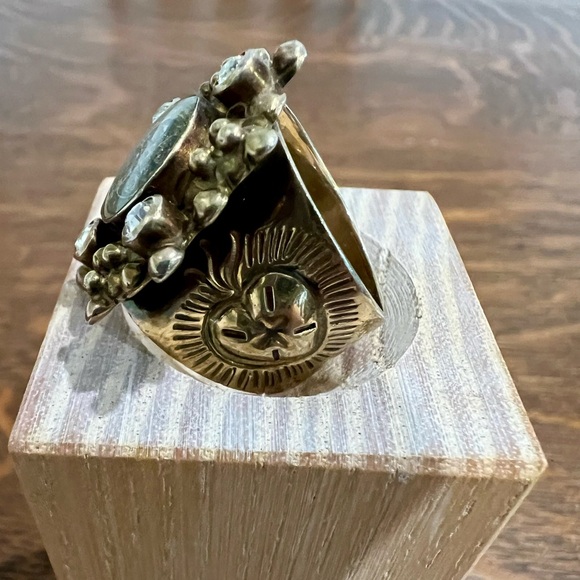 Virgins Saints and Angels Ring - Picture 3 of 8